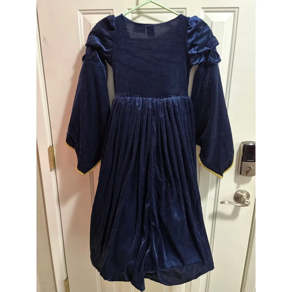 Unbranded renaissance inspired